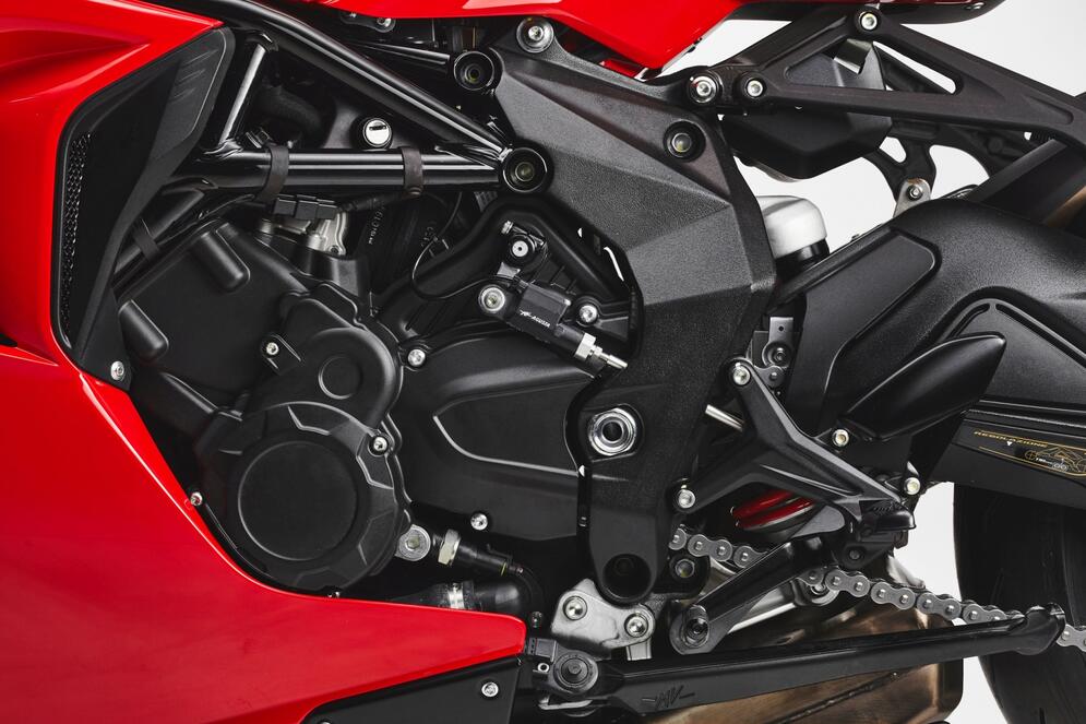 MV Agusta F3 Rosso 2021 engine 01